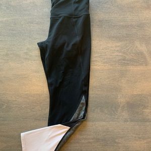 Athleta Colorblock Salutation 7/8 Tight Leggings M